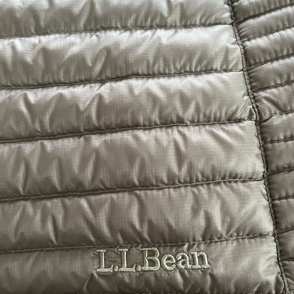 L.L. Bean womens Puffer Jacket - brown - Picture 5 of 7